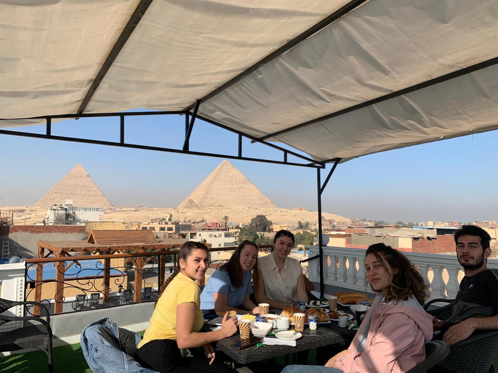Pyramids Gate Hotel Kafret el-Gabal Esterno foto